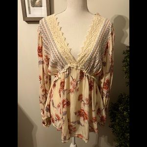 Like New Nostalgia Boho Floral Print Blouse. Sz Medium. Comfy, Flirty and Fun!